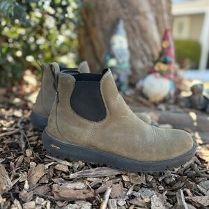 Danner Women’s Tramline Chelsea Boots